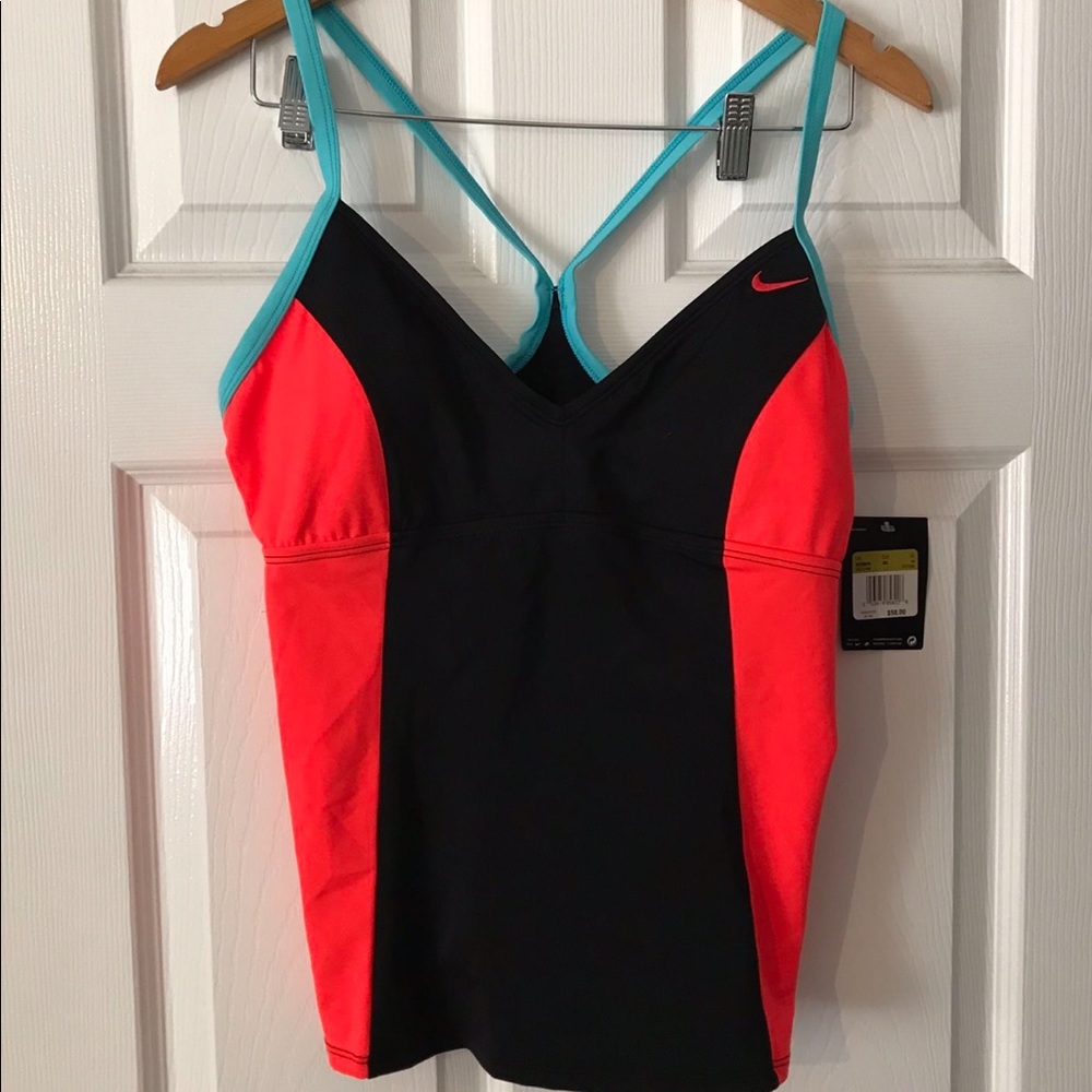 New- Nike Women’s Workout Top